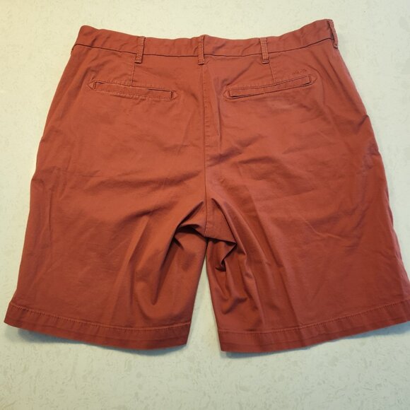 Izod Saltwater Shorts Stretch Flat Front Chino Size 36 - 9.5" Washed Red EUC - Picture 5 of 9